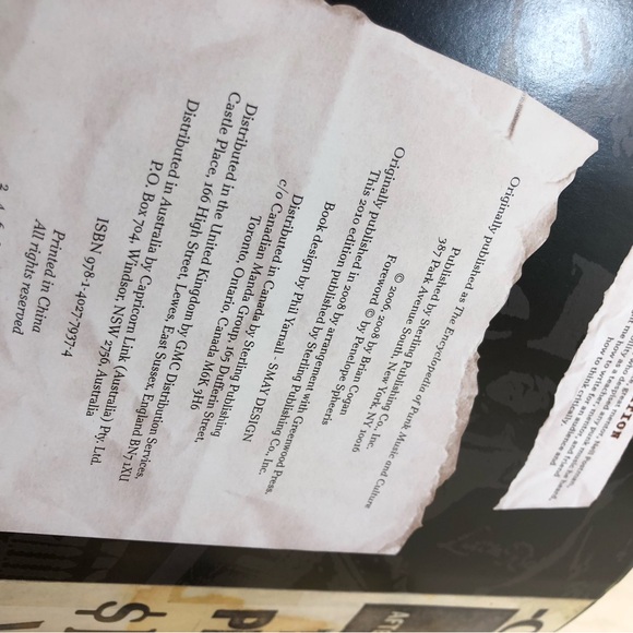 Encyclopedia of Punk Music History Illustrated A-Z Guide Brian Cogan Book 2008 - Picture 7 of 8